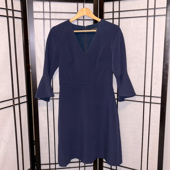 Banana Republic Flutter Sleeve Dress - Picture 4 of 8